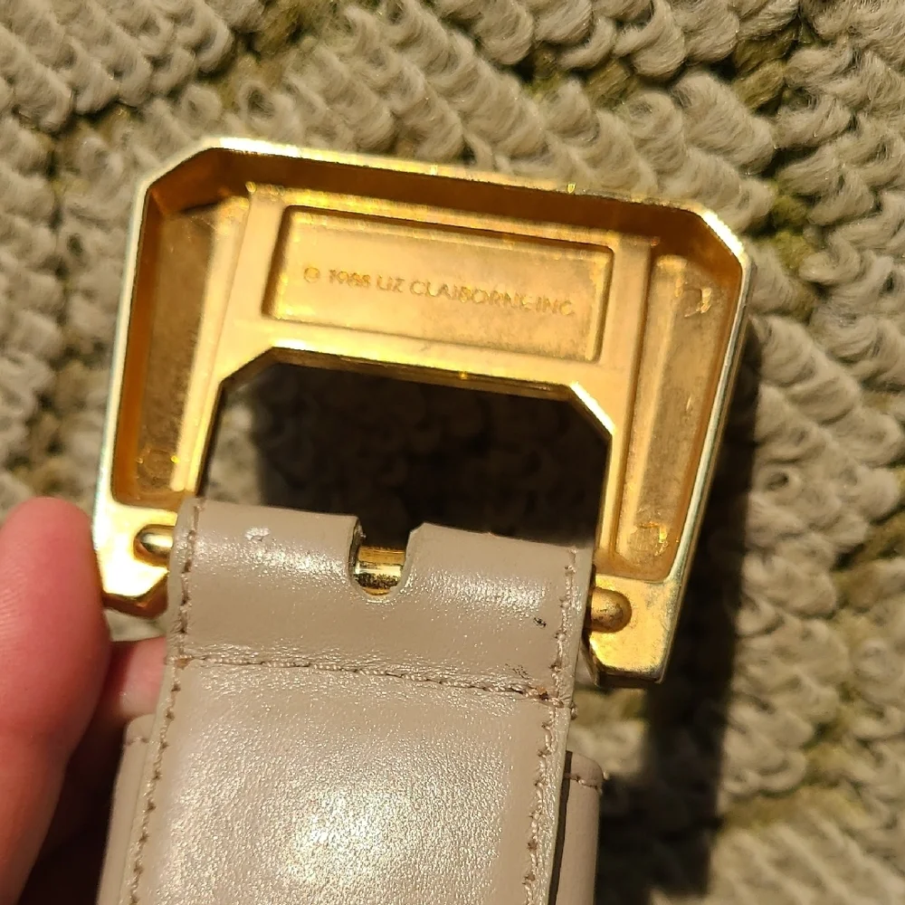 Vintage 1988 Liz‎ Claiborne Leather Cream Belt VTG Gold Buckle M